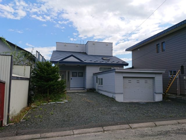 【商談開始のお知らせ】三楽町80番　戸建て　　980万円にお申込みがありました。