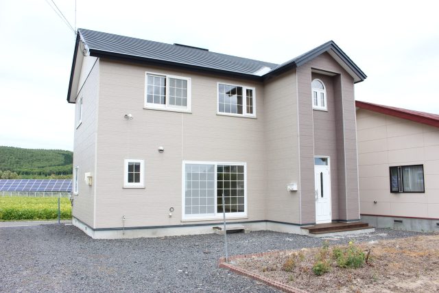 【商談開始のお知らせ】留辺蘂町旭西222番　戸建て　850万円にお申込みがありました。