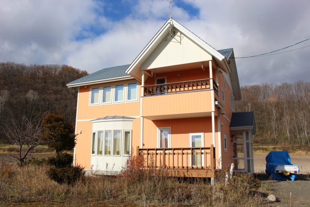 【商談開始のお知らせ】上仁頃556番　戸建て　920万円にお申込みがありました。