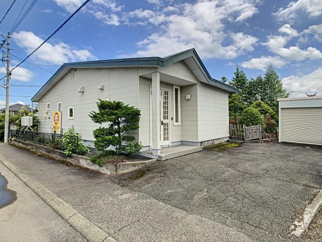 【Facebook新着情報】北光319番　戸建て　890万円