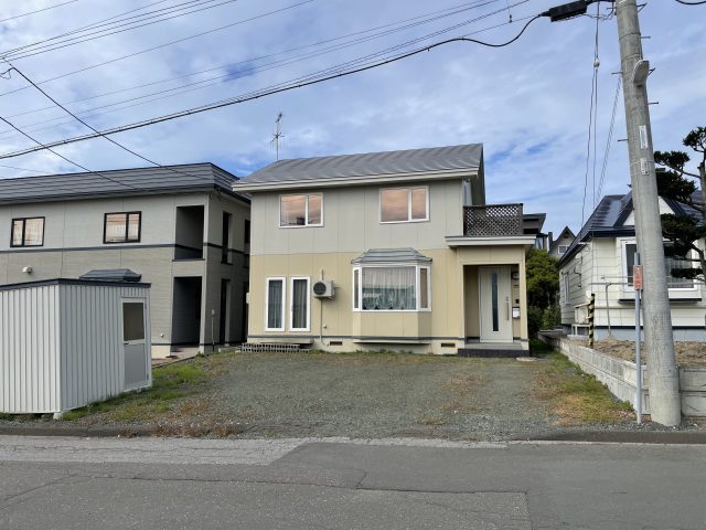 【商談開始のお知らせ】高栄東町2丁目153番　戸建て　1,400万円にお申込みがありました。