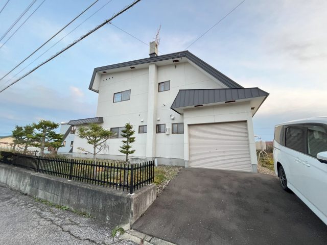 【新着物件のお知らせ】高栄西町3丁目183番　土地　900万円が売出しになりました。