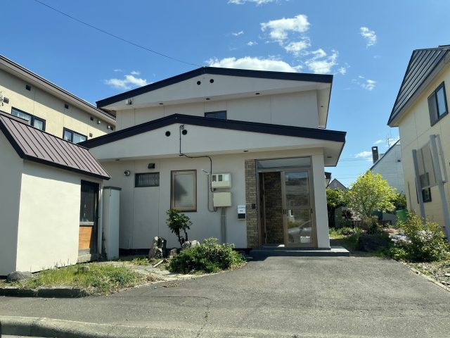 【新着物件のお知らせ】桂町3丁目165番　戸建て　550万円が売出しになりました。