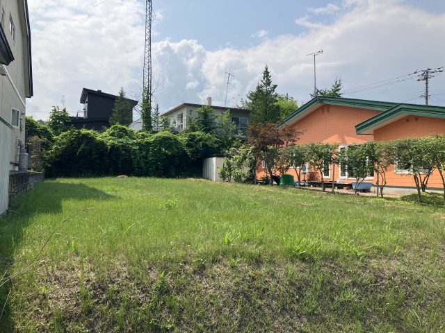 【新着物件のお知らせ】美山町西2丁目61番　土地　300万円が売出しになりました。