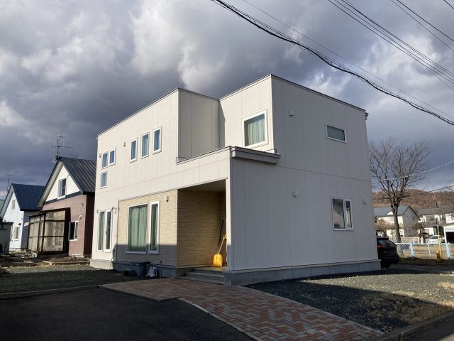 【商談開始のお知らせ】桂町5丁目175番　戸建て　2200万円　にお申し込みがありました
