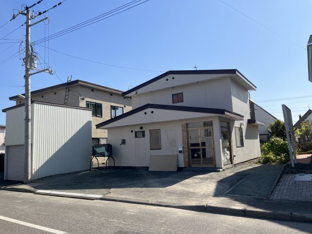 【価格変更のお知らせ】  桂町３丁目１６５番　戸建て　”1680万円 ⇒1580 万円” に価格変更となりました