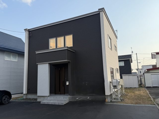 【価格変更のお知らせ】 中央三輪７丁目４４６番　戸建て　”2,980万円 ⇒ 2,880万円” に価格変更となりました